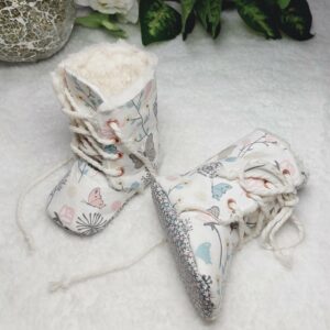 Winterschuhe / Boots “Schmetterlinge-Schneeblumen” (erhältlich in den Schuhgrößen 15-22 / 0-24 Monate)