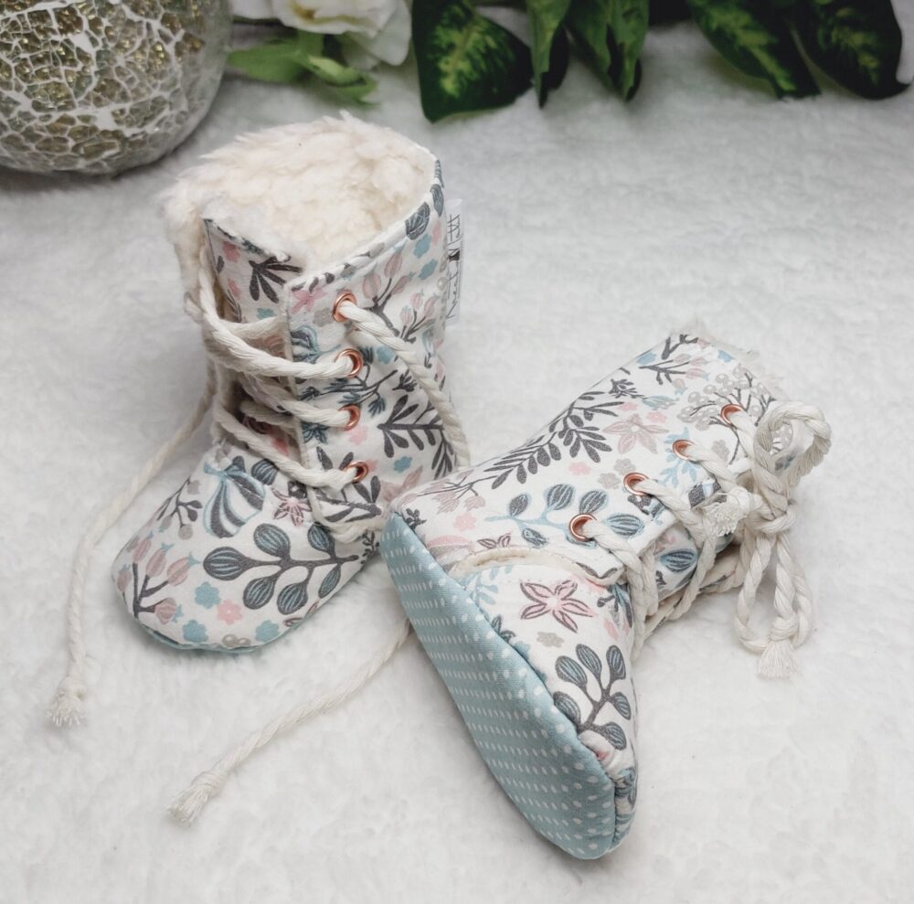 Babyschuhe Winter Boots „Blumen“ – warm gefüttert, Größe 17/18 (3–9 Monate)