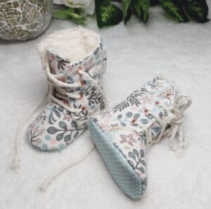 Babyschuhe Winter Boots „Blumen“ – warm gefüttert, Größe 17/18 (3–9 Monate)