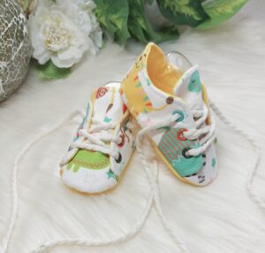 Babyschuhe Turnschuhe „Tiere“ – Größe 17/18, 3–9 Monate (Fußlänge ca. 10–11 cm)