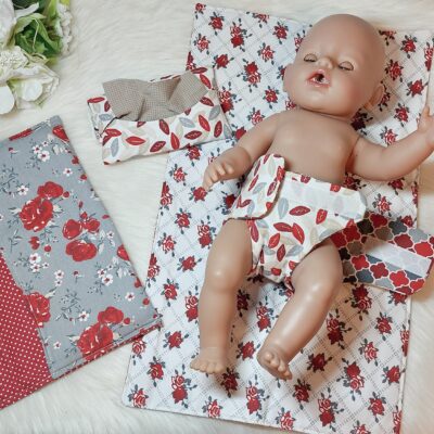 Puppen Wickeltasche „Blumen“ inkl. Wickelunterlage – Set 2-teilig