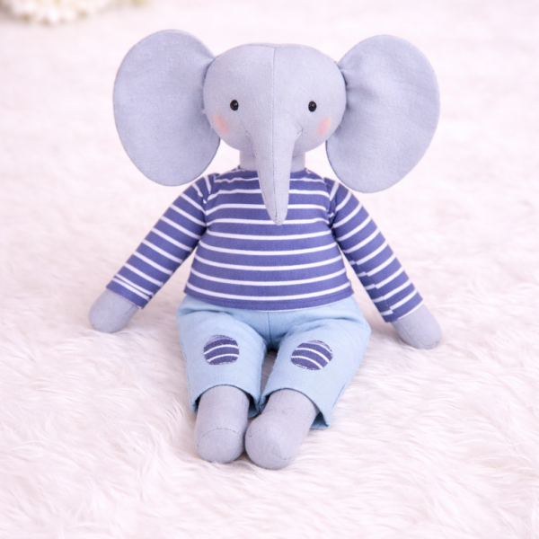 Zauberhafte Elefanten-Puppe (inkl. Kleidung) – ca. 35 cm