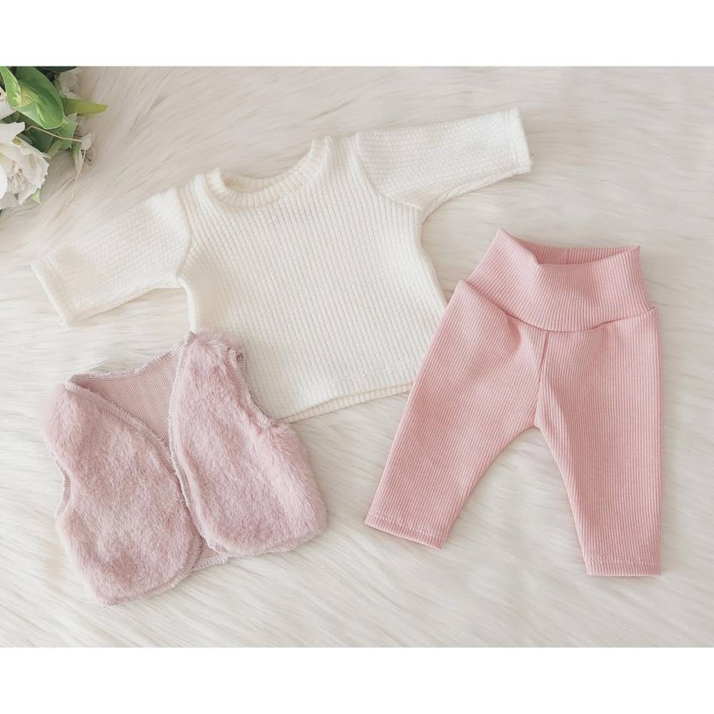Puppenkleidung Set „Pastell Rosa" – Kuschelige Puppenweste, Pullover & Hose | 3-teilig oder einzeln erhältlich – Bild 3